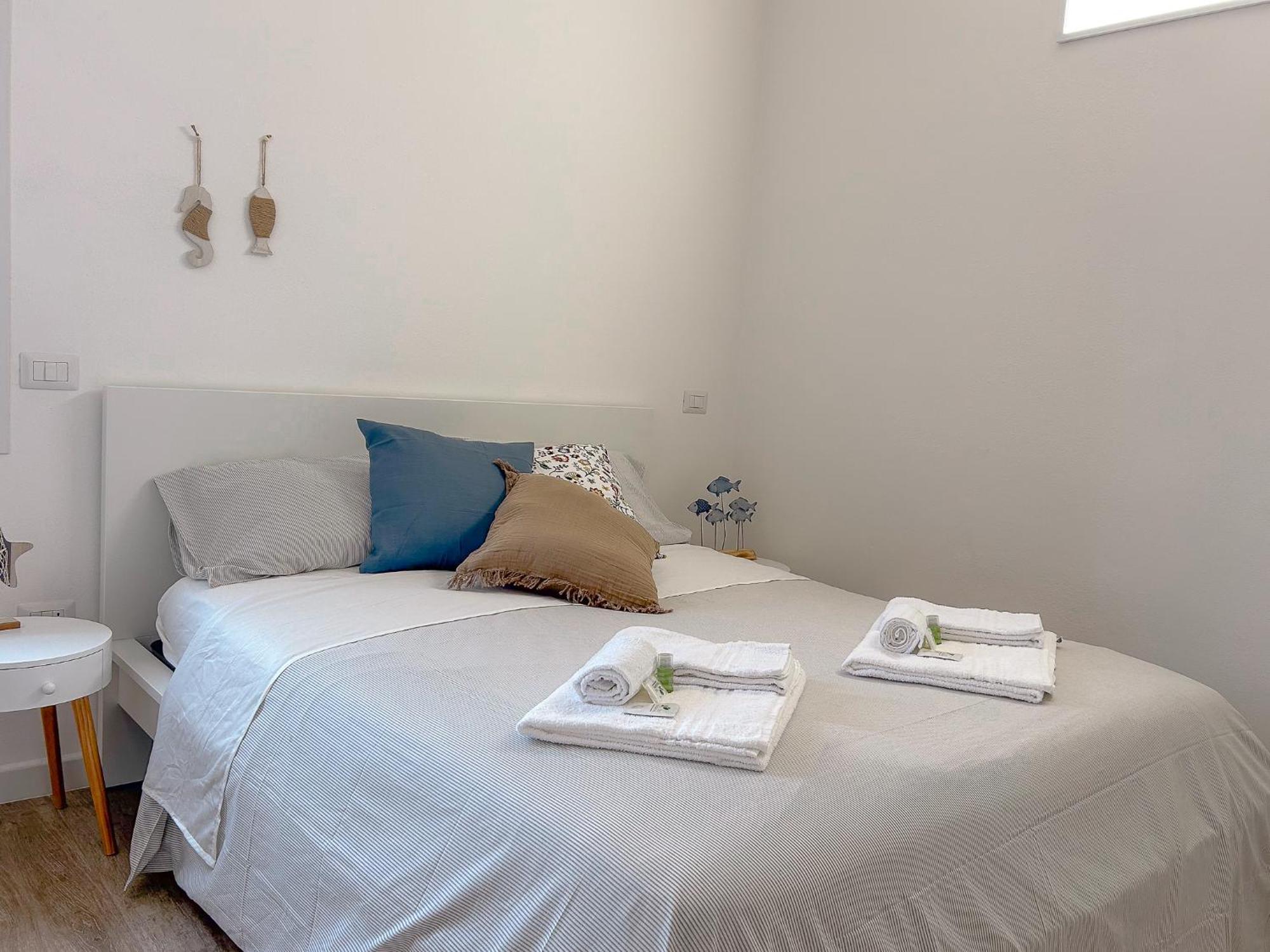 La Marina - Rooms In Стинтино Экстерьер фото
