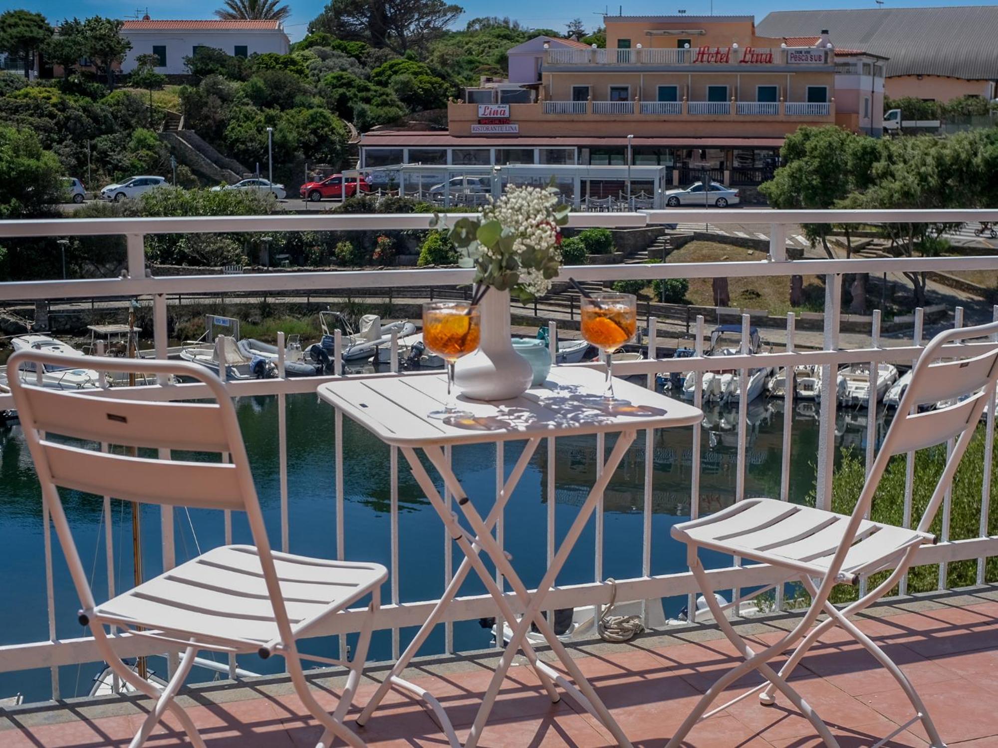 La Marina - Rooms In Стинтино Экстерьер фото