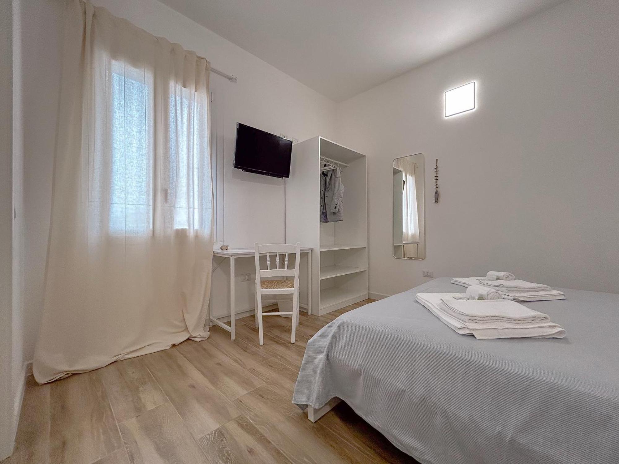 La Marina - Rooms In Стинтино Экстерьер фото