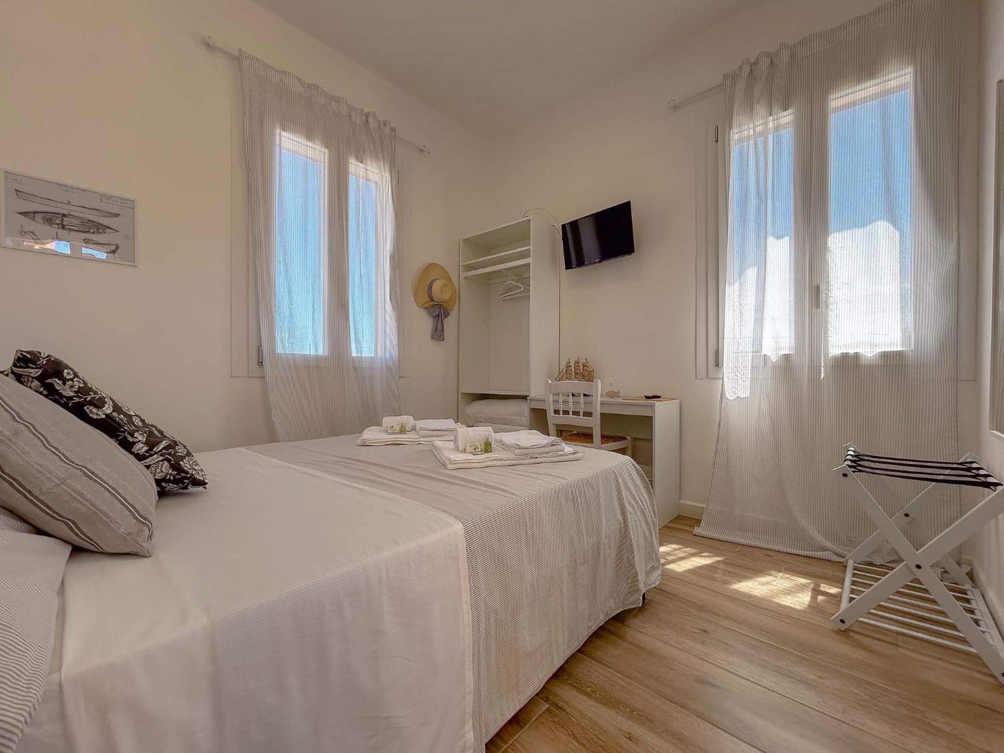 La Marina - Rooms In Стинтино Экстерьер фото