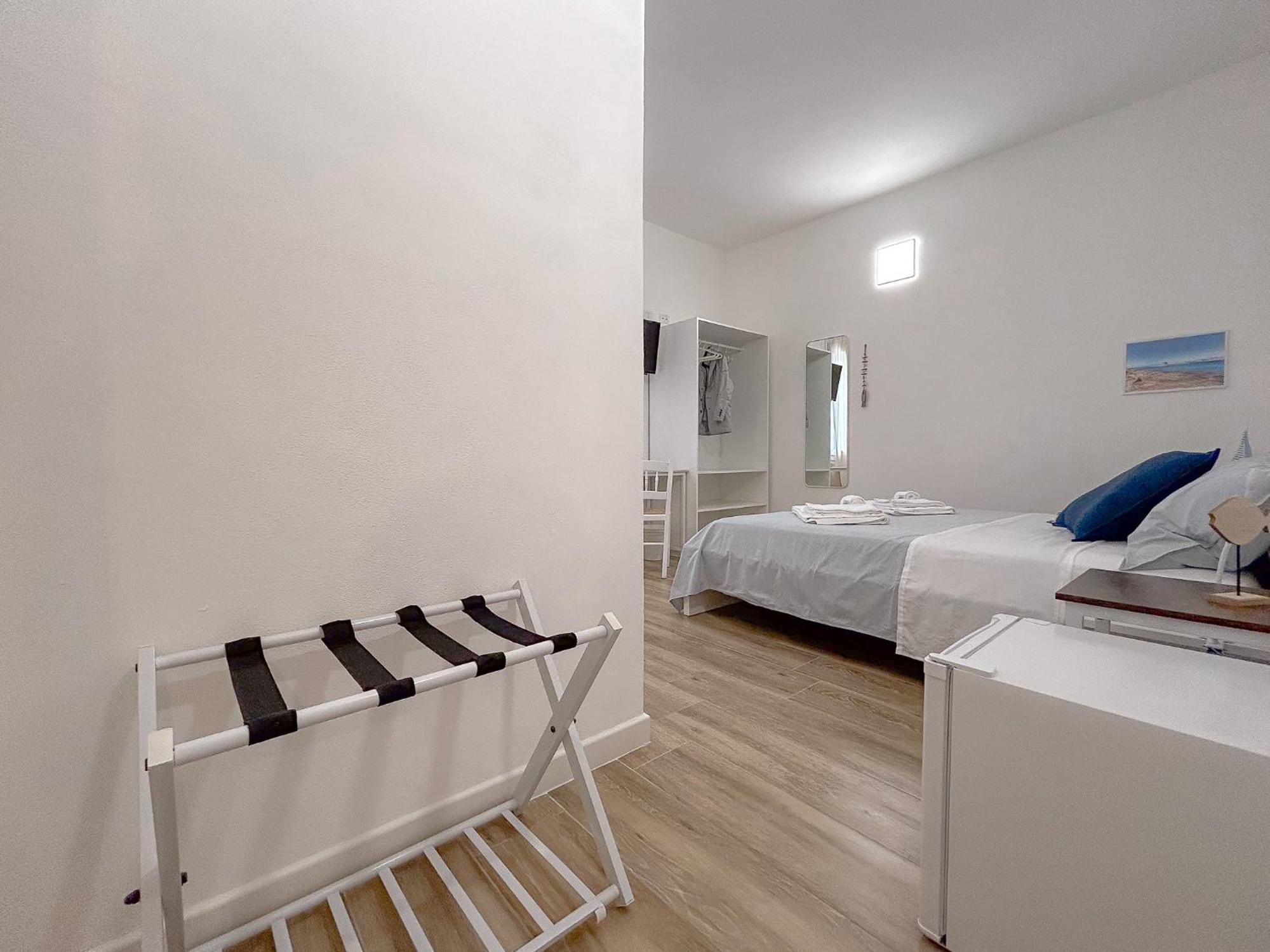 La Marina - Rooms In Стинтино Экстерьер фото
