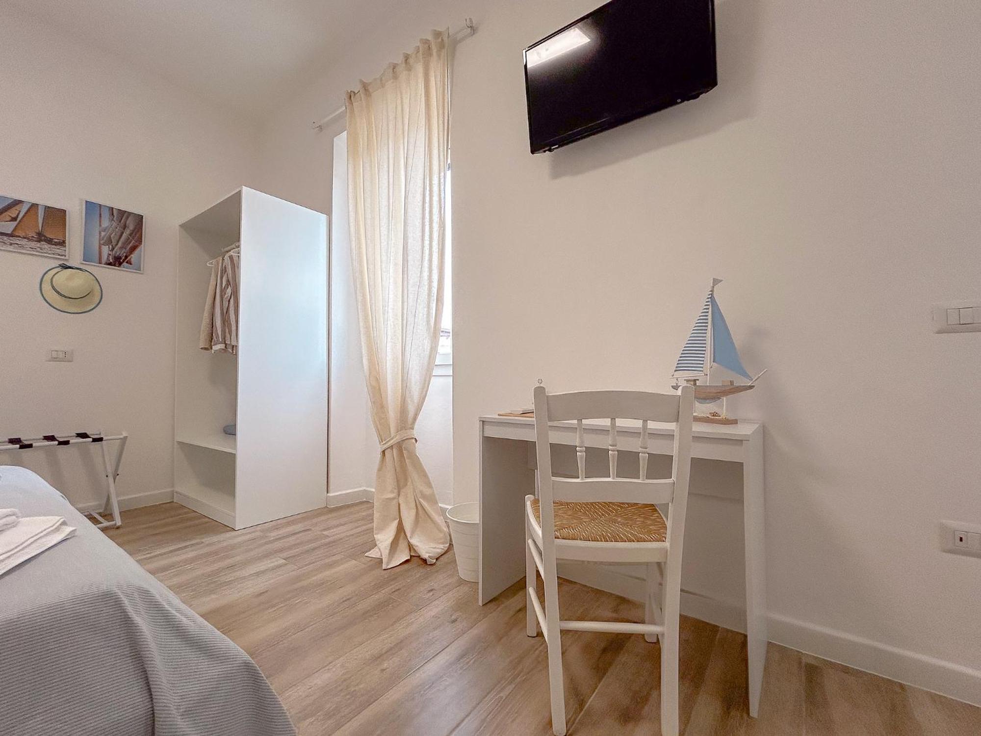 La Marina - Rooms In Стинтино Экстерьер фото