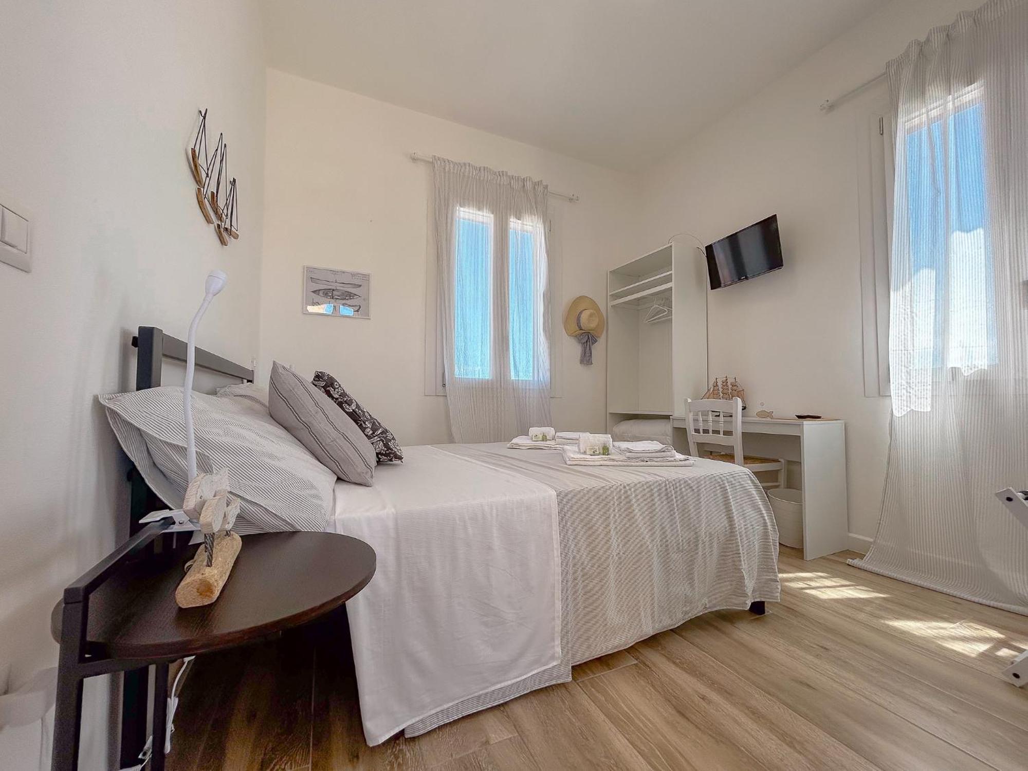 La Marina - Rooms In Стинтино Экстерьер фото