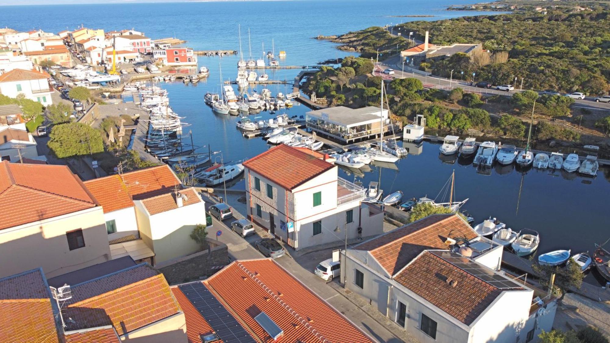 La Marina - Rooms In Стинтино Экстерьер фото