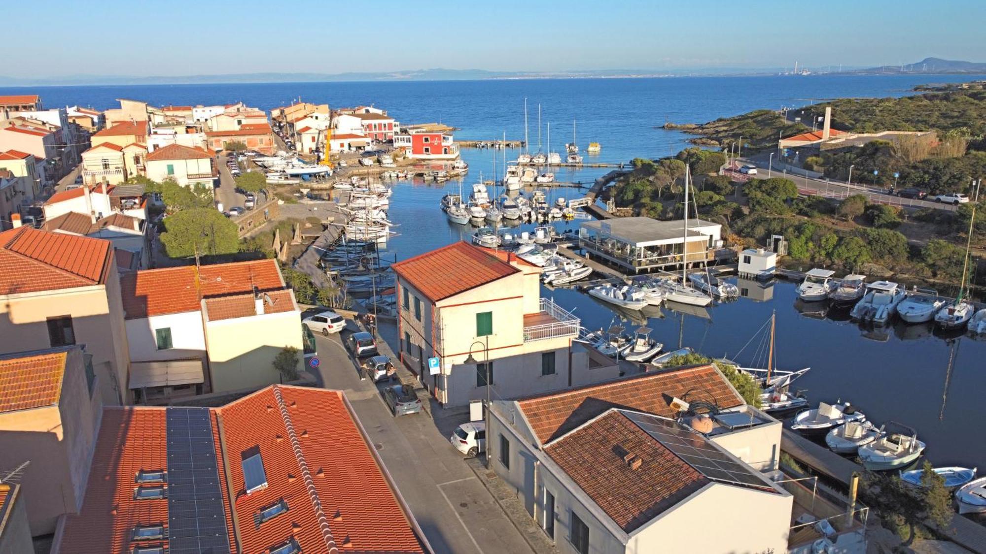 La Marina - Rooms In Стинтино Экстерьер фото